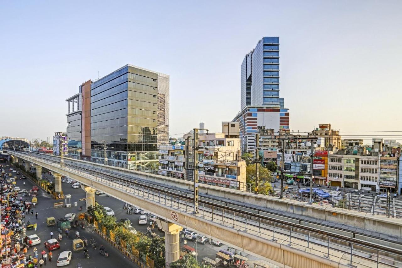 Super Hotel O Metro Inn Near Worlds Of Wonder Kalkaji Devi Экстерьер фото
